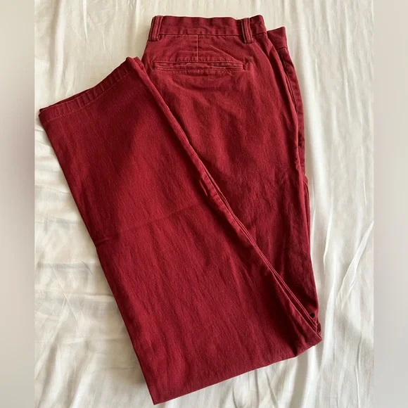Old Navy Ultimate Slim Chino Khakis. Red 32 - Picture 2 of 4